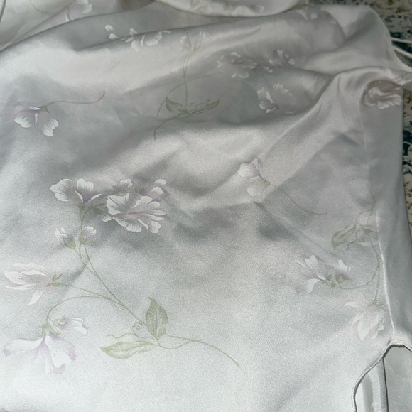 Vintage floral dainty Elegant White Slip nightie size medium - Picture 3 of 5